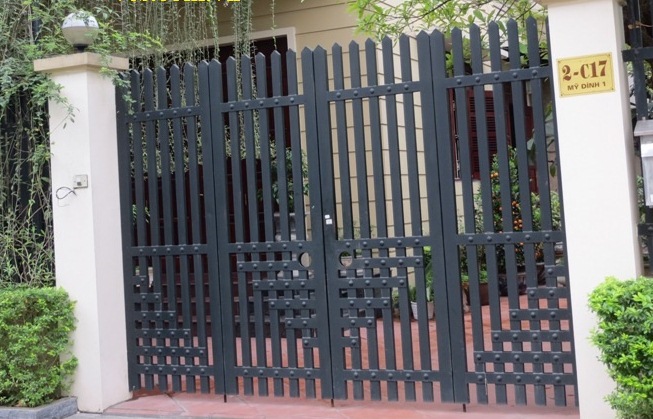 Cửa Cổng Rào Sắt là điểm nhấn cho ngôi nhà của bạn. Hãy xem hình ảnh để tìm kiếm cửa cổng rào sắt phù hợp với phong cách kiến trúc của bạn.